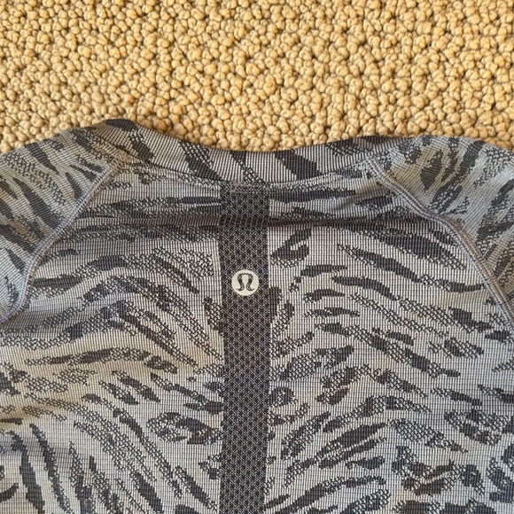 Lululemon Swifty Long Sleeve *Race Length - Picture 3 of 5